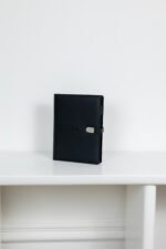 Smart блокнот London в чорному кольорі павербанк 8 000 mAh