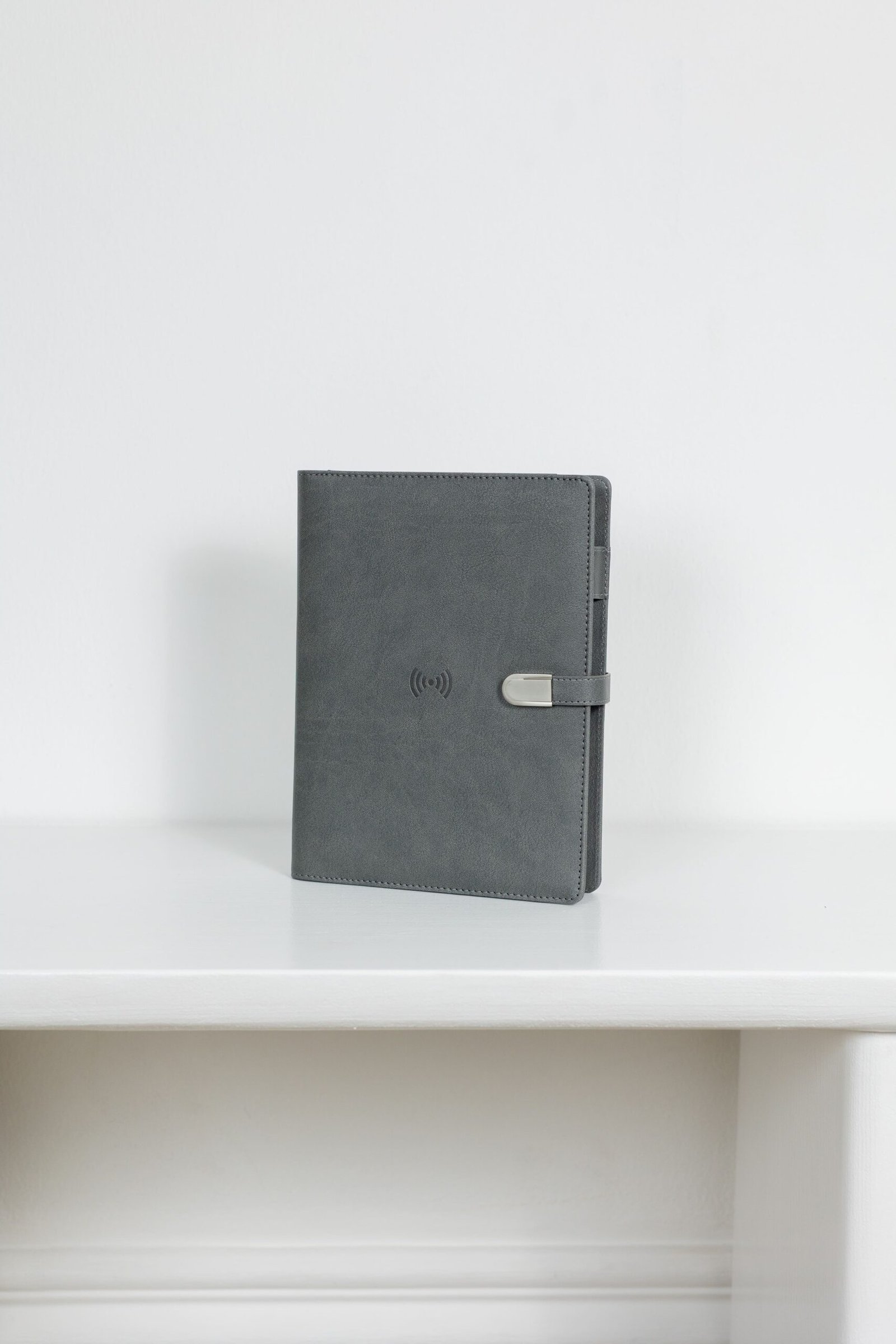 0f5a0298.jpg Smart блокнот London в сірому кольорі павербанк 8 000 mAh - Зображення 1