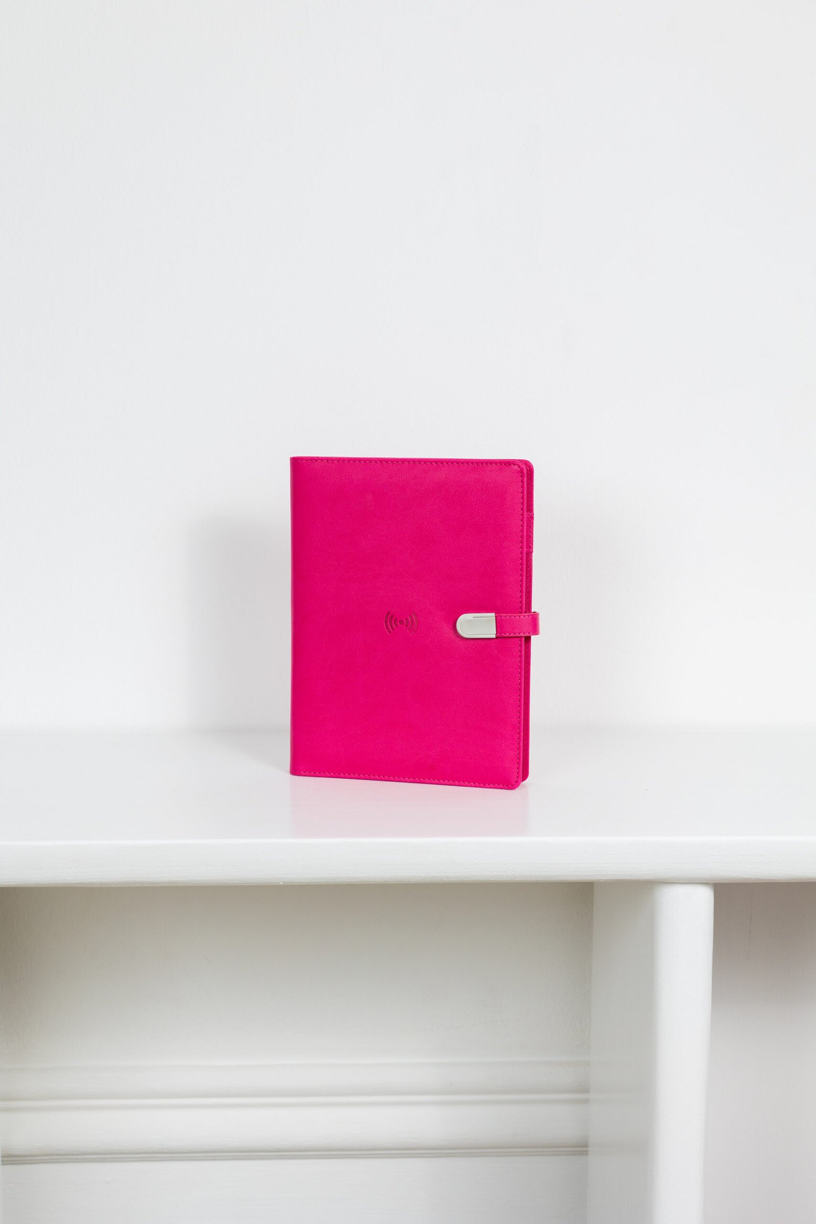 0f5a0313.jpg Smart блокнот London в рожевому кольорі павербанк 8 000 mAh - Зображення 1