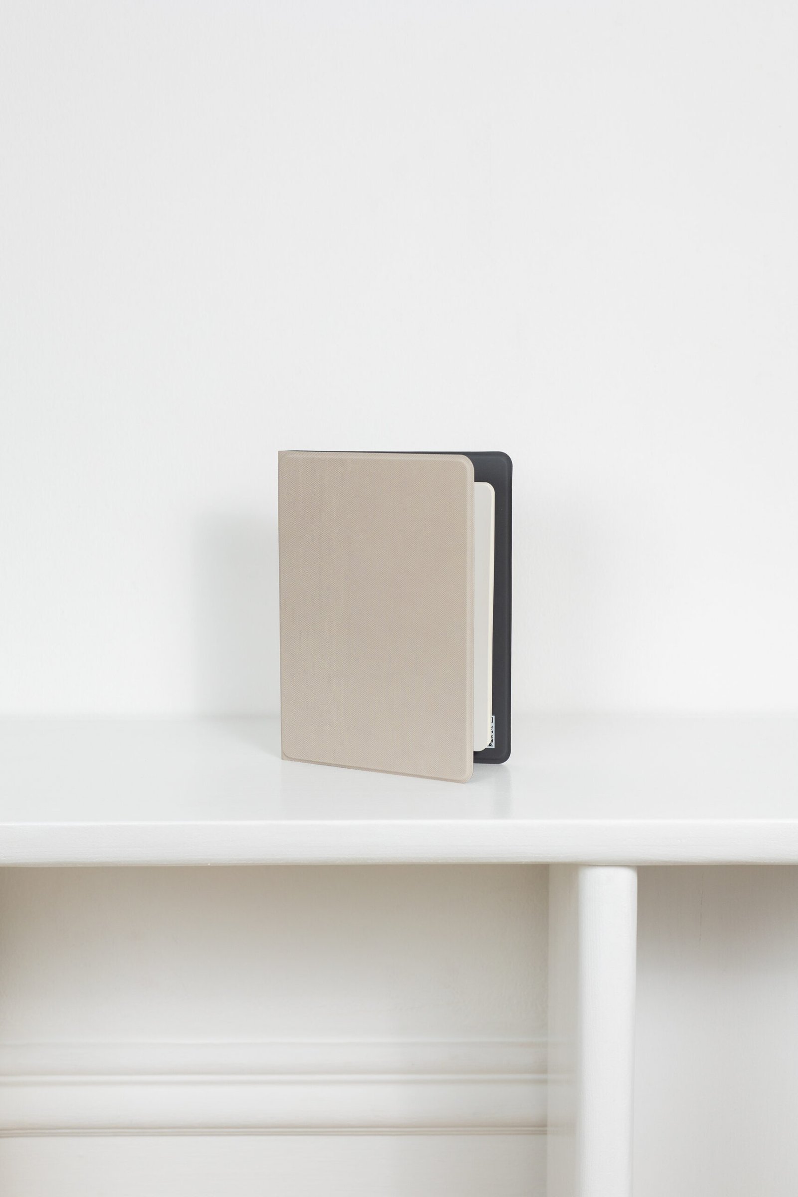 0f5a0444.jpg Smart блокнот Ultaslim білого кольору швидка бездротова зарядка 10000 mAh - Зображення 1